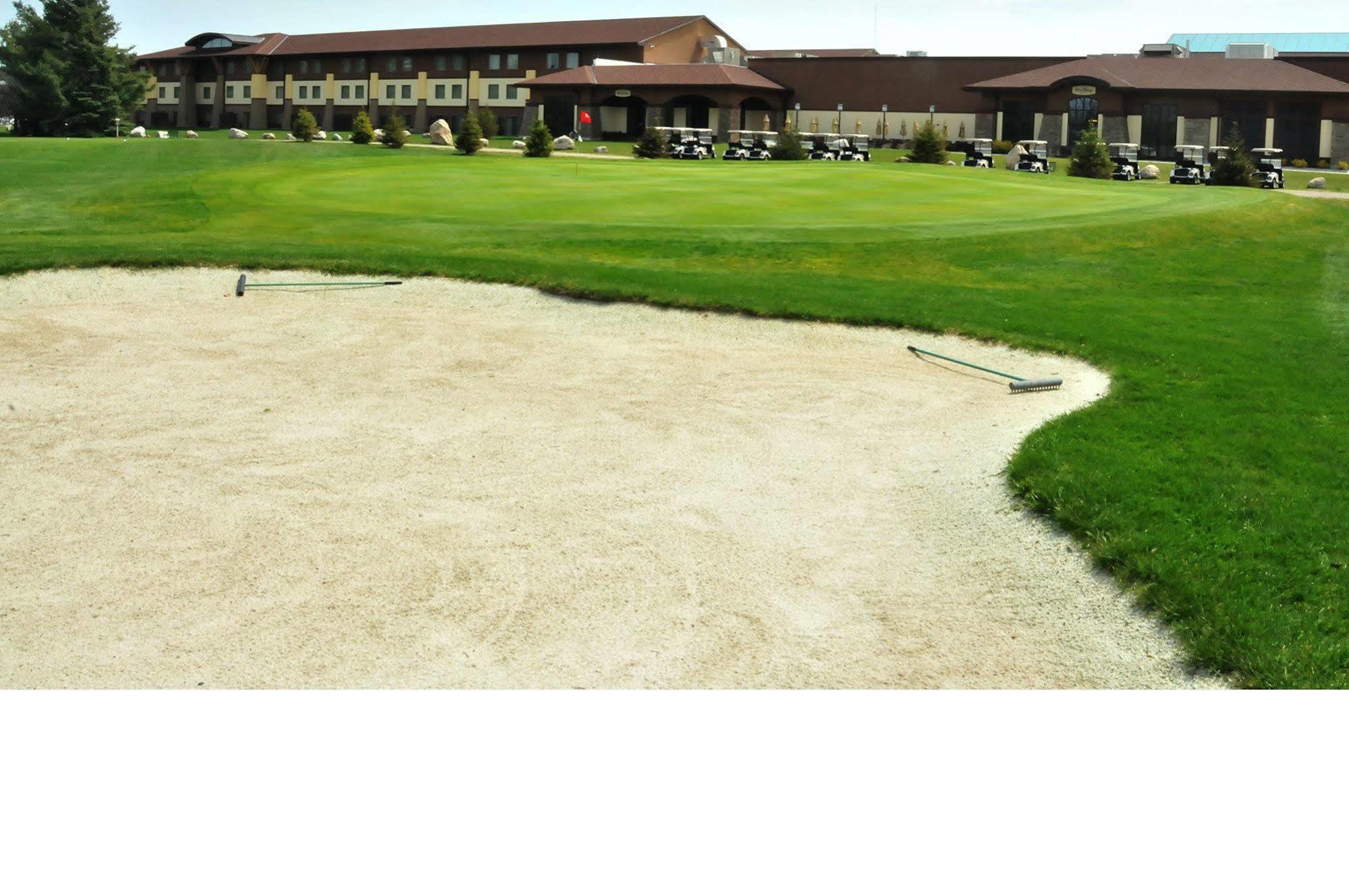 Soaring Eagle Waterpark And Hotel Mount Pleasant Exterior photo